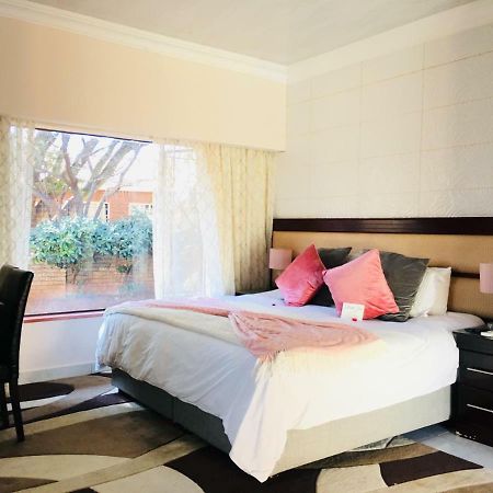 Riverton Manor Centurion Exteriér fotografie